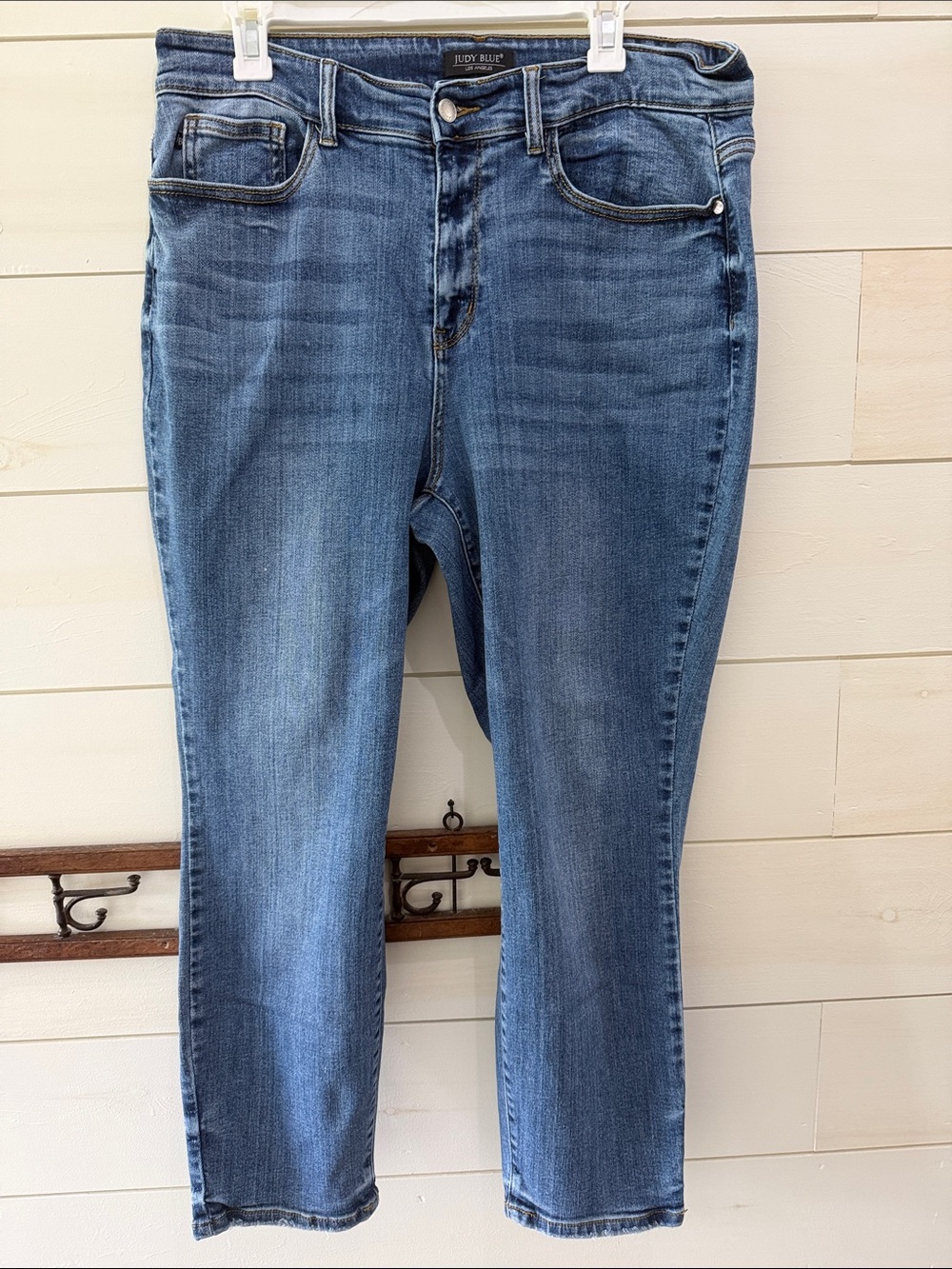 Judy Blue Boyfriend Jeans in Medium Blue Wash